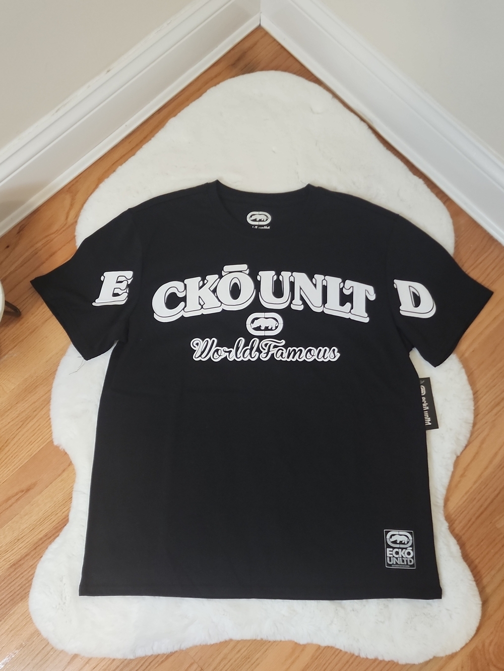 Ecko Unlimited Men's Black & White Graphic Print 'World Famous' Tee Size L NWT